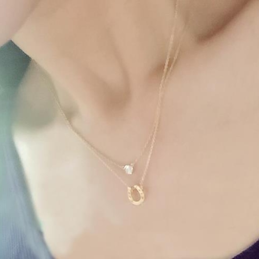 NEW horseshoe necklace - Picture 2 of 3